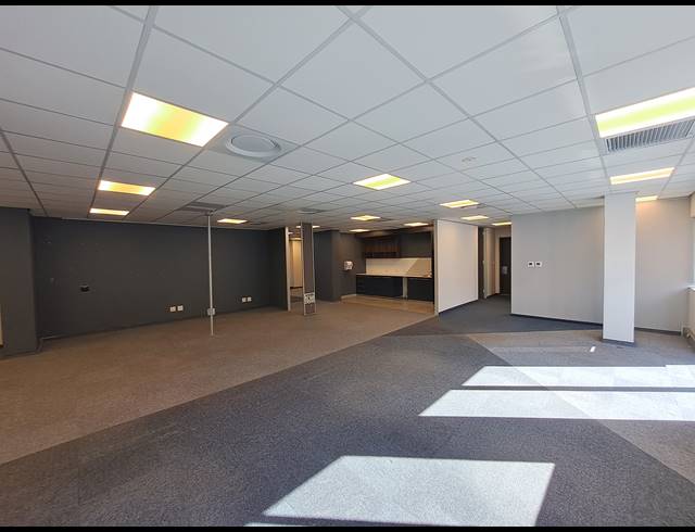 3,438M² OFFICE FOR SALE IN WAVERLEY